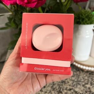 COPY - GLOSSIER you